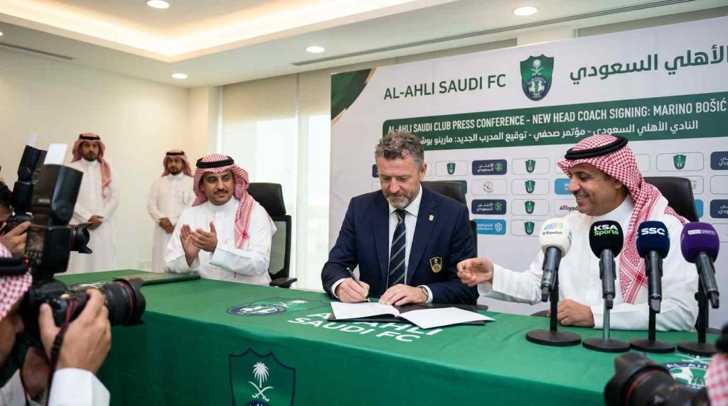 إعلان الأهلي التعاقد مع المدرب