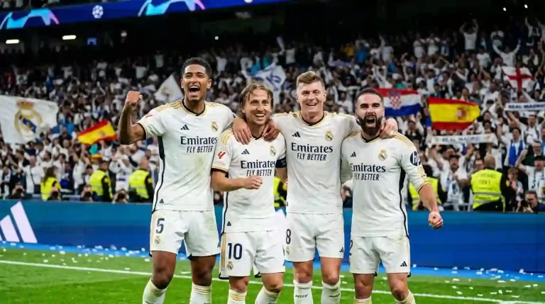 الرباعي الذهبي لريال مدريد يحتفل بعد المونديال